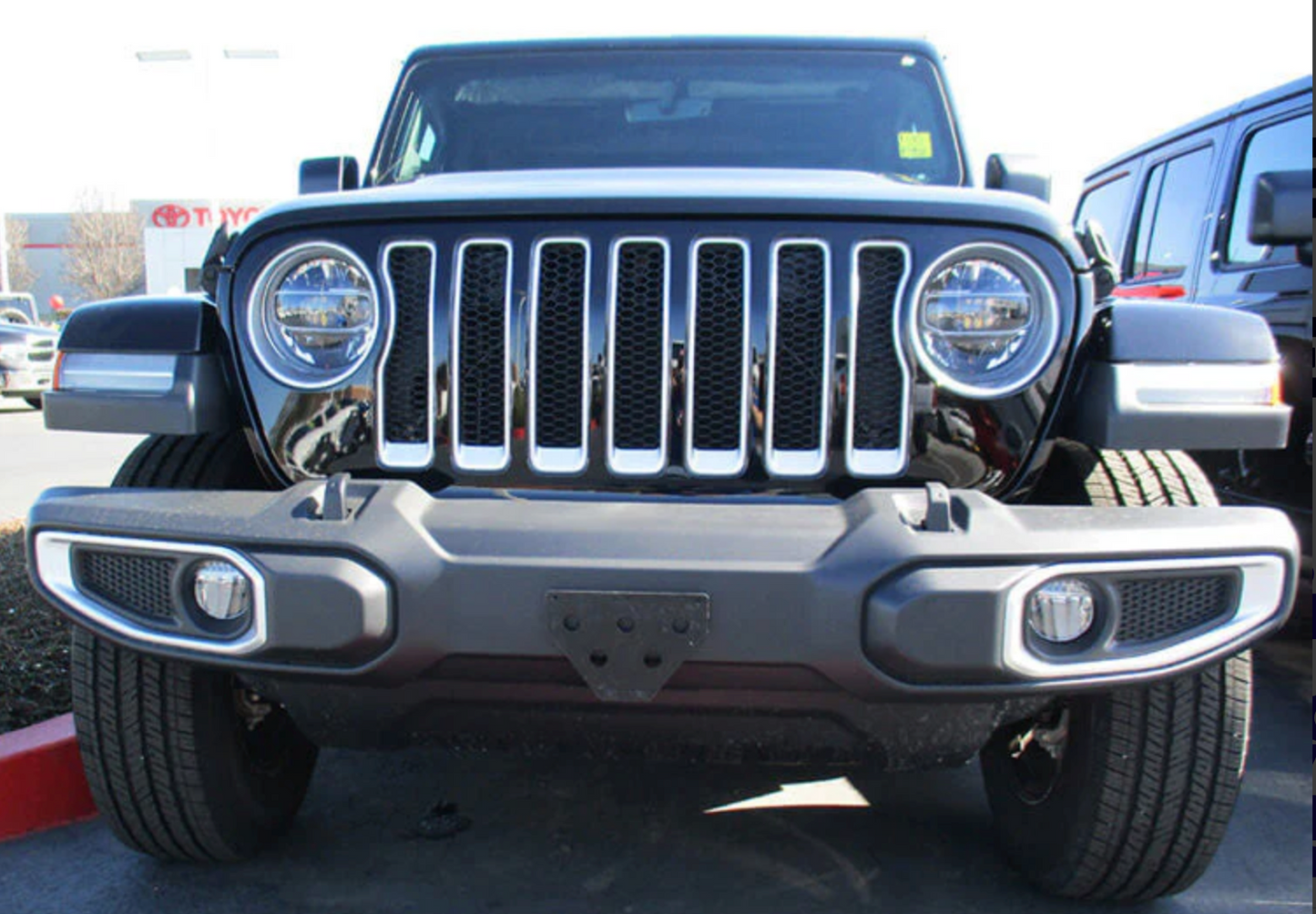Sto N Sho Quick Release Front License Plate Bracket: Jeep Wrangler JL, Sahara & Rubicon 2018 - 2022 / Jeep Gladiator Overland, Mojave & Rubicon (WIth Plastic Bumper) 2020 - 2022