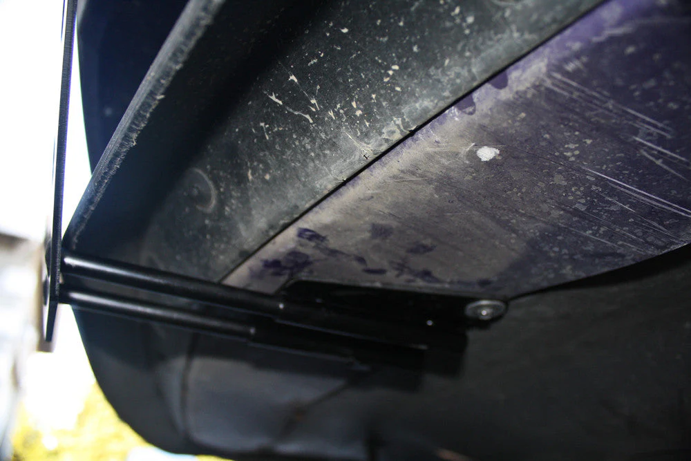 Sto N Sho Quick Release Front License Plate Bracket: Dodge Charger Daytona 2006