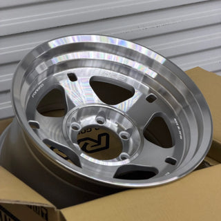 Rays Offroad 05X / Diamond Silver / Full DC | 18x8.5 | 6x139.7 | +22mm Offset (Set of 4)