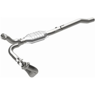 MagnaFlow OEM Grade Direct Fit Catalytic Converter: Dodge Ram 1500 2002-2003 3.7L 4WD/RWD / 4.7L RWD w/ Torca Clamp