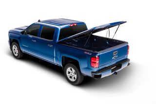 UnderCover SE Smooth Paintable Truck Bed Cover: Fits Ram 1500 / 2500 / 3500 (19-26) - Grey
