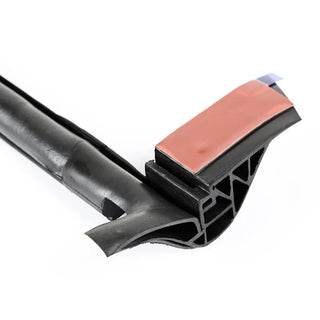 OMIX Rear Liftgate Seal: Jeep Wrangler / Grand Cherokee (07-18 / 05-10)