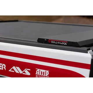 Roll-N-Lock M-Series Retractable Tonneau Cover: Jeep Gladiator (18-26) w/ Trail Rail - 5ft Bed