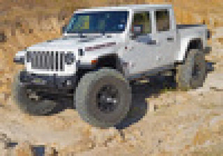 Superlift Dual Rate Coil Lift Kit 4in w/ FOX Shocks (F&R): Jeep Gladiator 2018-2026