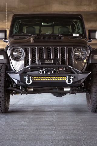 DV8 Offroad FS-1 Series Stubby Front Bumper: Jeep Gladiator / Wrangler (18-26) - Black Powder Coat