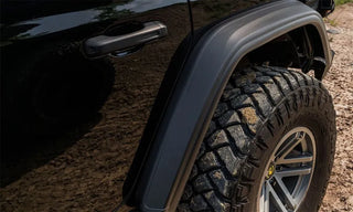 Bushwacker HyperForm Flat Fender Flares 4pc (F&R): Jeep Wrangler (18-24) - Black