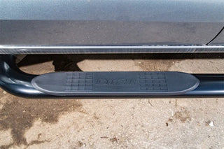 Dee Zee UltraBlack Steel 4in Oval Tubular Side Steps: Fits Dodge / Ram (09-23) - Black