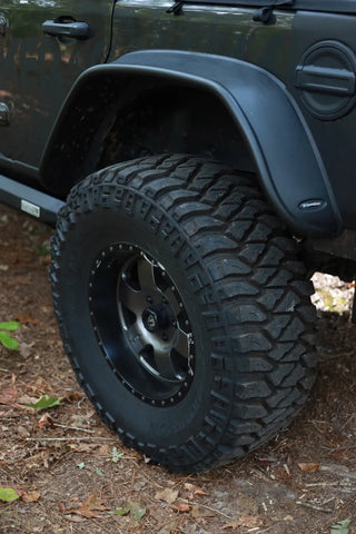 Bushwacker Flat Style 2-Piece Fender Flares: Jeep Wrangler (2018-2024) / Gladiator 2020 - Black