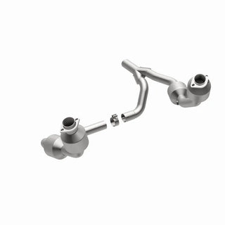 Magnaflow Direct Fit Catalytic Converter Federal/EPA (F&R): Jeep Wrangler JK 07-09 3.8L