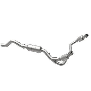 MagnaFlow Direct Fit Catalytic Converter OEM Grade Federal EPA (F&R): Dodge Durango 2002-2003 5.9L 4WD