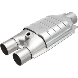 Magnaflow Universal Catalytic Converter: Fits Dodge Ram / Van (96-01) - SS