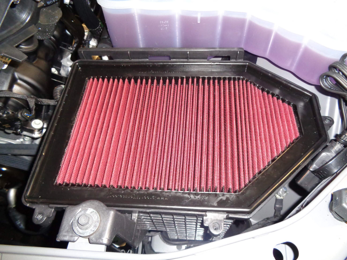 Flowmaster Delta Force Performance Panel Air Filter: Chrysler 300 / Dodge Challenger / Charger (11-23)