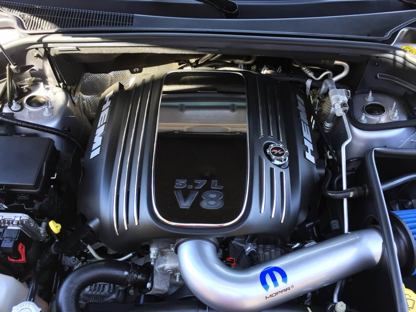 American Car Craft 5.7L Hemi Engine Shroud Dress Up Kit: Dodge Challenger R/T 2009 - 2023