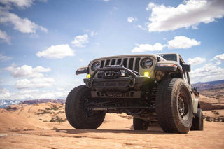 DV8 Offroad Sway-Bar Disconnect Motor Skid Plate (FRONT): Jeep Wrangler JL/Gladiator JT 2018-2025