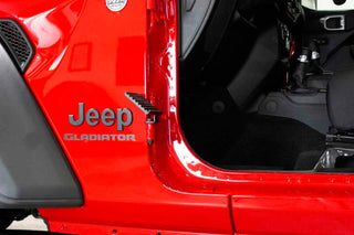 Fishbone Offroad Black Foot Peg Set: Jeep Wrangler (18-24) / Gladiator (20-24)