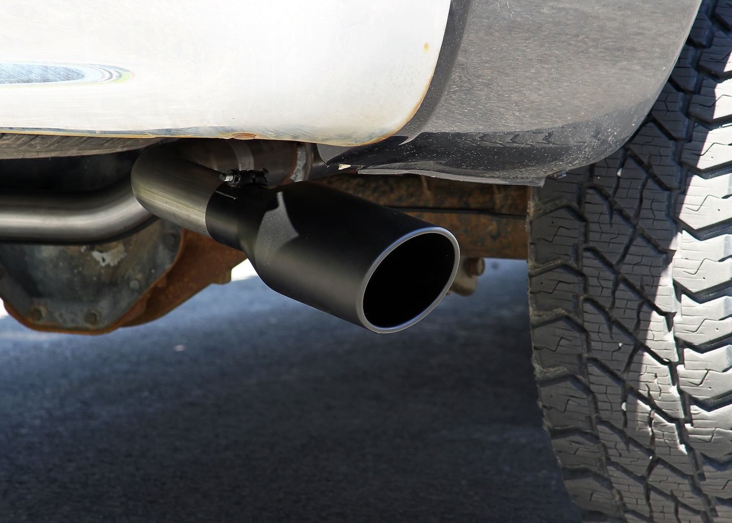 Flowmaster Flow FX Cat-Back Exhaust System: Dodge Ram 1500 2006-2008