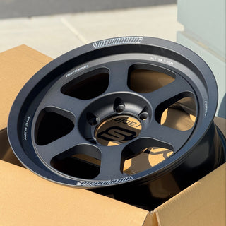 Volk Racing TE37XT / Blast Black | 18x9 | 6x139.7 | +0mm Offset (Set of 4)