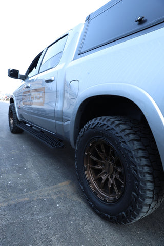 GEN-Y Running Boards Crew Cab: Ram 2500 / 3500 2011-2024 5.7L / 6.7L Diesel