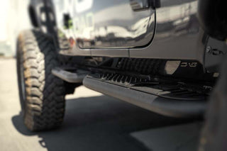 DV8 Offroad OE Plus Body/Pinch Weld Step (SIDE): Jeep Wrangler JL 2018-2026 6.4L 392/3.6L V6