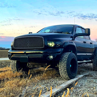 Spec D Rivet Style Stainless Steel Mesh Grille (Glossy Black Outer): Dodge Ram 2002 - 2005